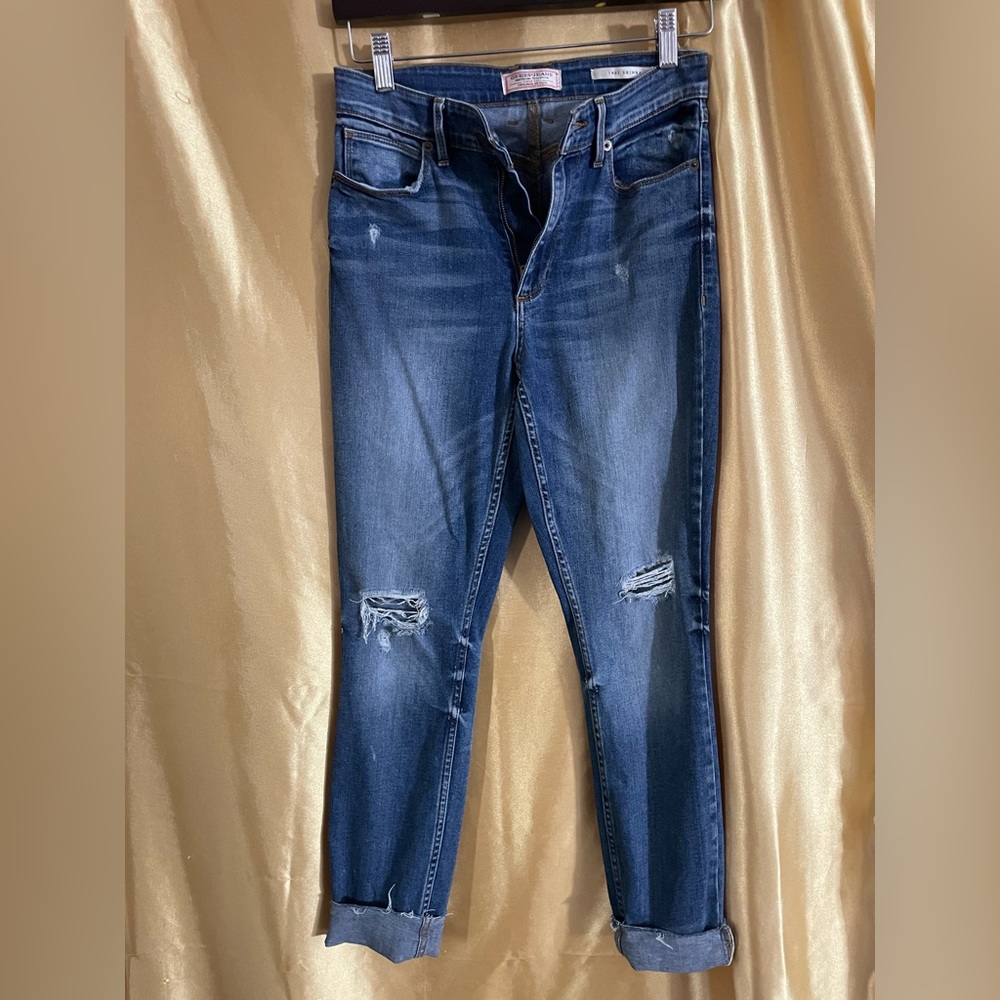 G U E S S Jeans